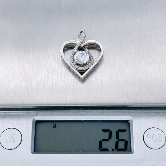 Elegant Silver Heart Pendant - Picture 5 of 5